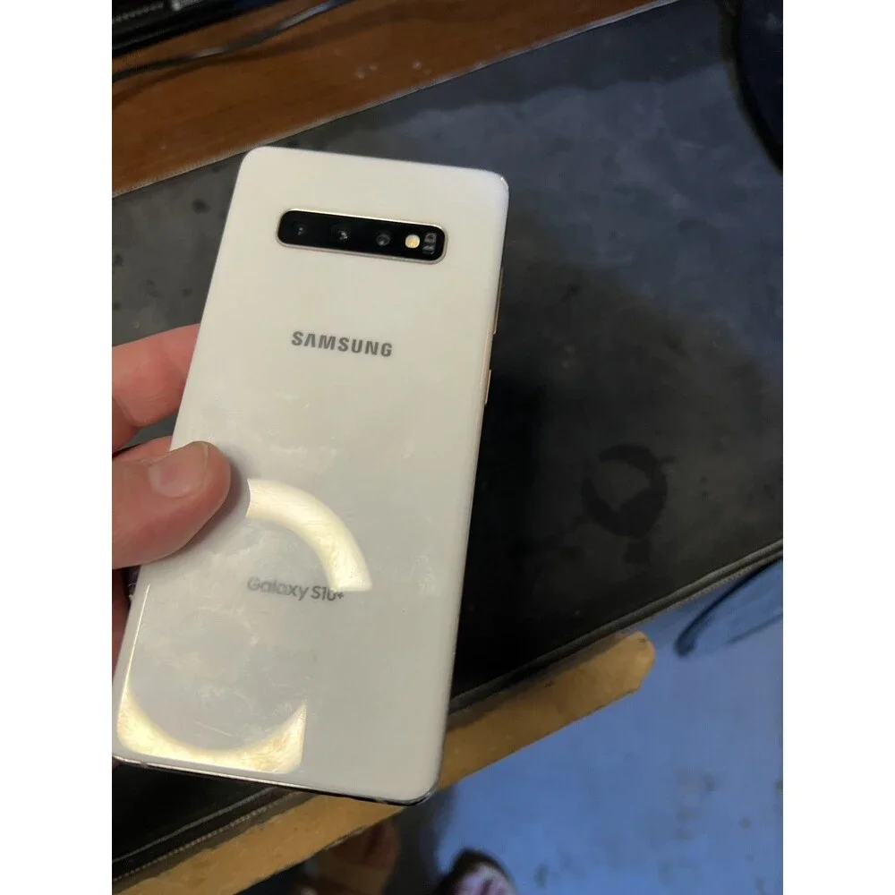 Samsung galaxy s10 with black screen imperfection